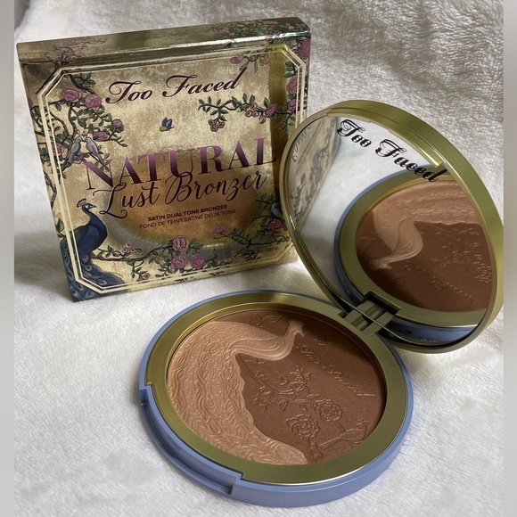 Too faced Natural Lust Bronzer ☀️😍 - Picture 2 of 10